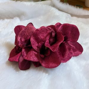 Diadema de orquídeas vino tito en terciopelo